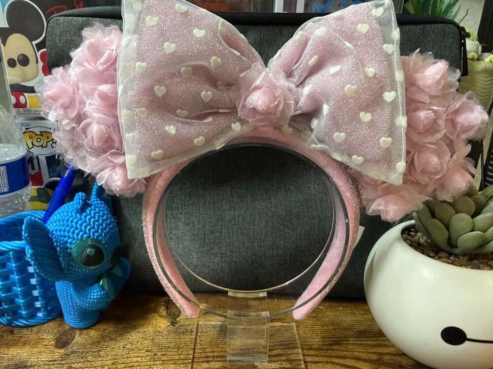 EUC 2023 Disney Parks Valentines Pink Rosebud White Hearts Ears *Read*